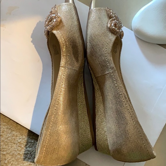 Shoe - Picture 3 of 4